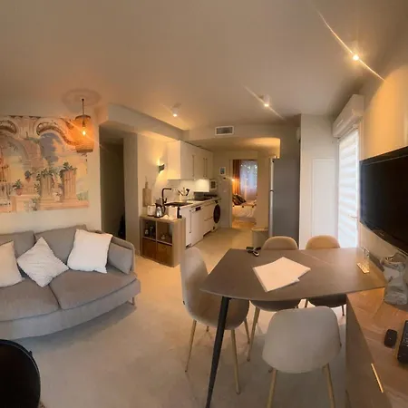 Avec 200m De Jardin Prive La Sablhyeres * Ιέρ