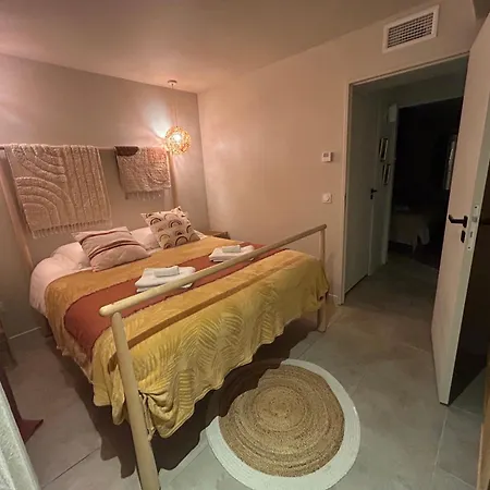Villa Avec 200M De Jardin Prive La Sablhyeres Holiday home *