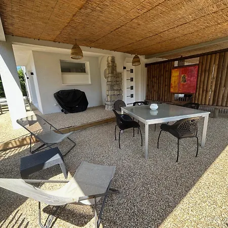 Villa Avec 200M De Jardin Prive La Sablhyeres