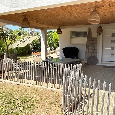 Villa Avec 200M De Jardin Prive La Sablhyeres Holiday home Hyeres
